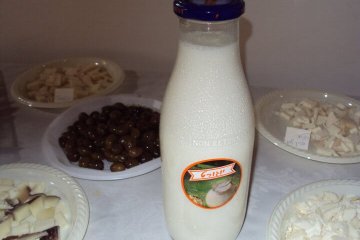 חמש יתרונות של חלב עיזים טרי